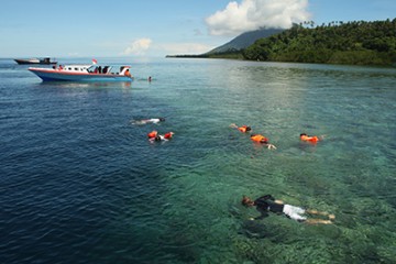 Bunaken island Snorkeling & Diving